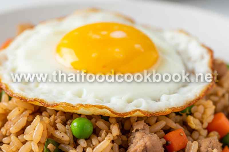 ข้าวผัดหมูสับไข่ดาว ทำง่ายใน 10 นาที สูตรเร่งด่วนแต่อร่อยครบเครื่อง