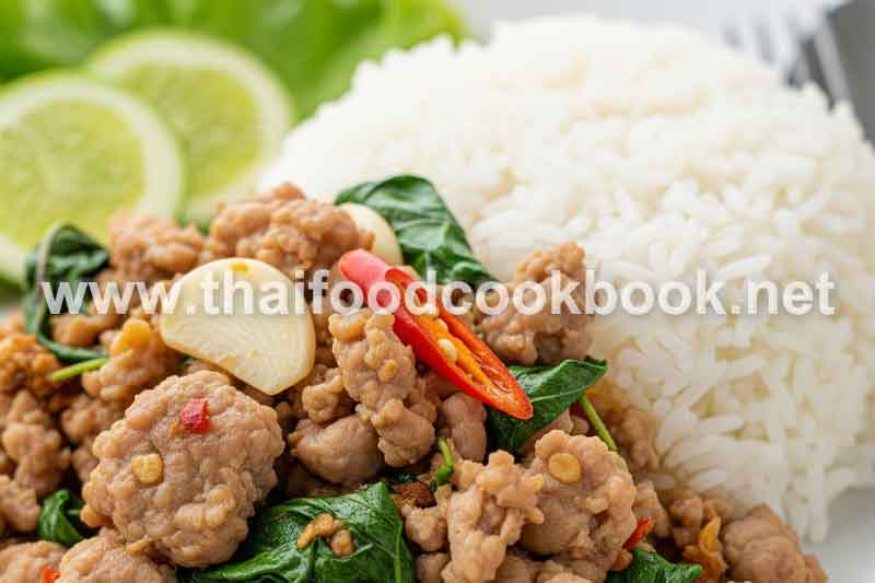 ข้าวกะเพราหมูสับน้ำมันน้อย