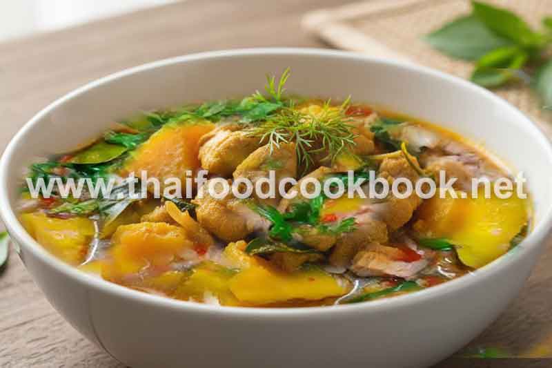 แกงอ่อมไก่ใส่ฟักทอง เมนูอาหารอีสานพื้นบ้านทำกินเองง่ายๆ