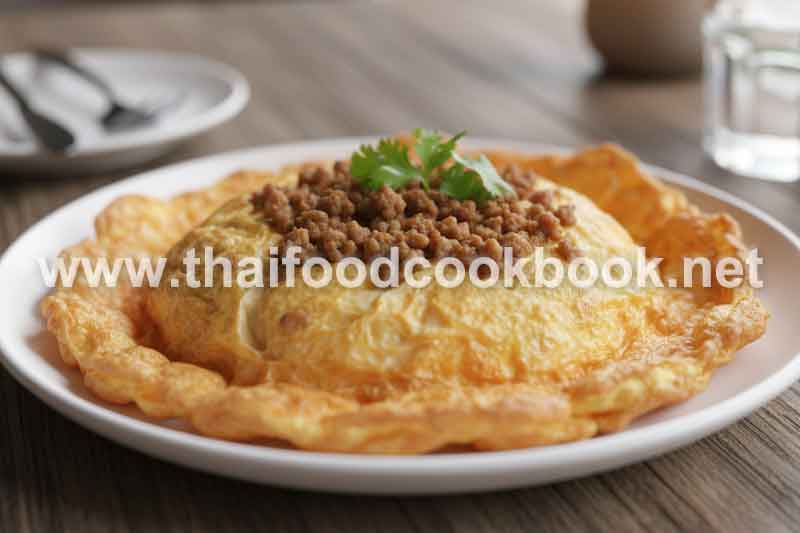 Crispy-and-Fluffy-Thai-Omelette-with-Minced-Pork-Recipe---Authentic-Thai-Style-Dish