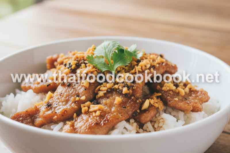 Garlic Pork with Rice (Khao Moo Tod Kra Tiam)