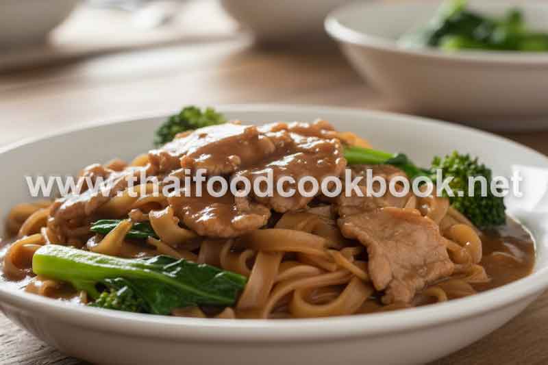 Stir-Fried Noodles in Gravy with Pork (Rad Na Moo)