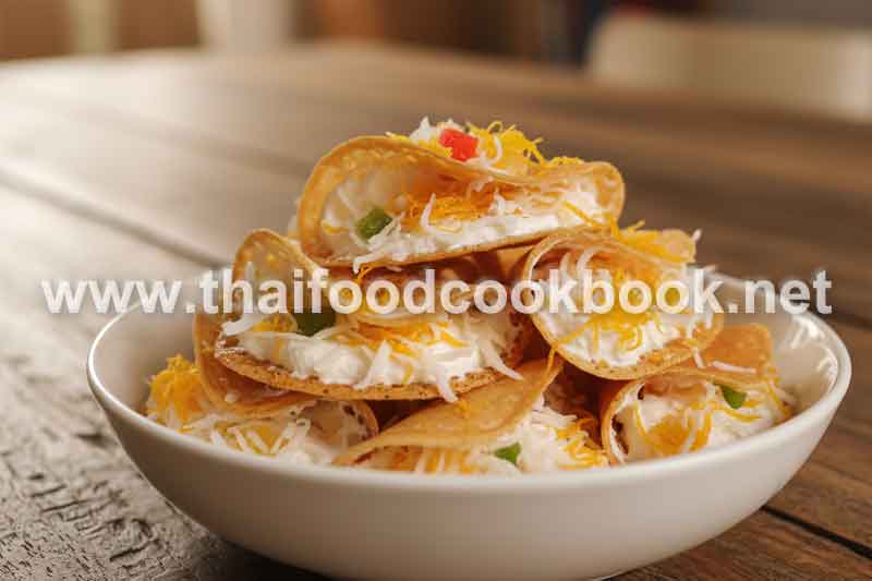 Sweet Thai Crepes (Khanom Bueang)-Crispy Dessert Recipe